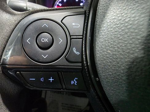 Used 2021 Toyota RAV4 LE image 6