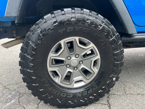 Used 2016 Jeep Wrangler Unlimited Rubicon AWD/4WD image 12