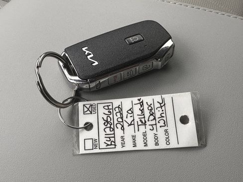 Used 2022 Kia Telluride EX image 40