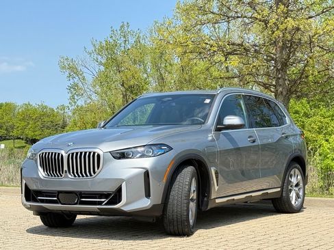 Used 2026 BMW X5 xDrive50e w/ Climate Comfort Package image 5
