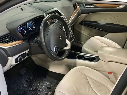 Used 2019 Lincoln MKC Select w/ Select Plus Package image 3