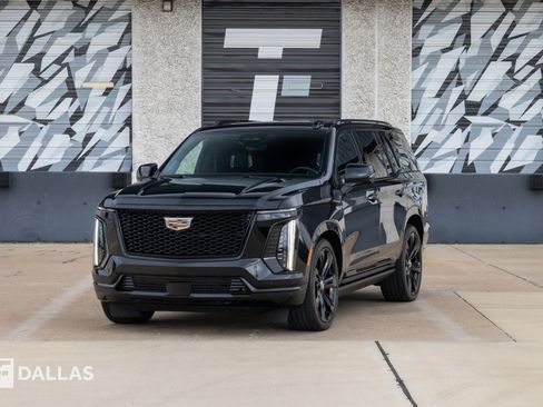 Used 2025 Cadillac Escalade Sport Platinum w/ LPO, Floor Liner Package image 5