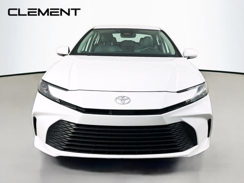 Used 2025 Toyota Camry LE w/ Convenience Package FWD image 3