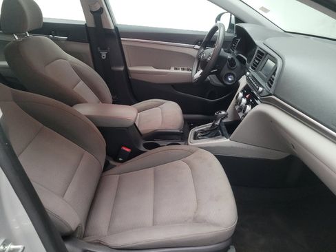 Used 2019 Hyundai Elantra SE FWD image 21