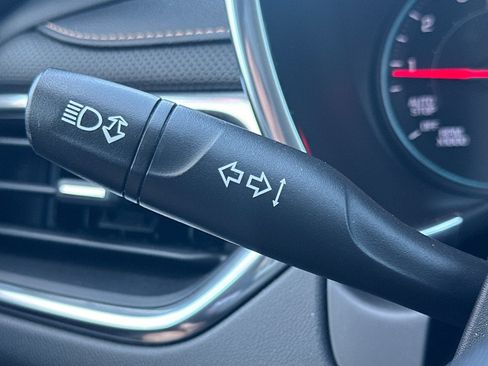 Used 2019 Chevrolet Equinox Premier FWD image 34