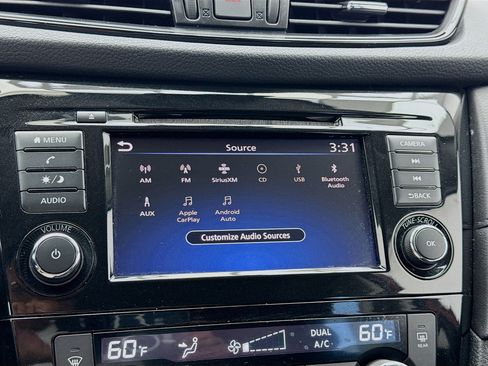 Used 2019 Nissan Rogue SV FWD image 11