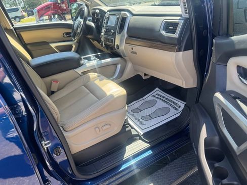 Used 2017 Nissan Titan SL AWD/4WD image 13