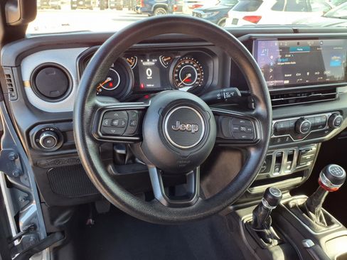 Used 2025 Jeep Wrangler Sport image 12