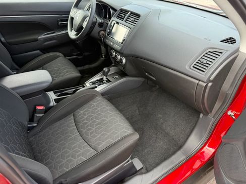 Used 2025 Mitsubishi Outlander Sport ES AWD/4WD image 28