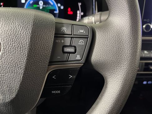 Used 2025 Toyota Camry LE FWD image 29