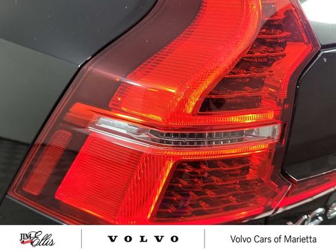 Used 2019 Volvo XC60 T8 R-Design w/ Protection Package Premier AWD/4WD image 6