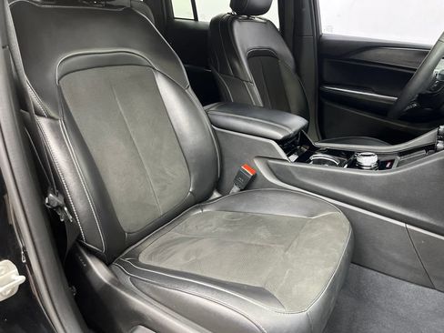 Used 2023 Jeep Grand Cherokee Altitude RWD image 21