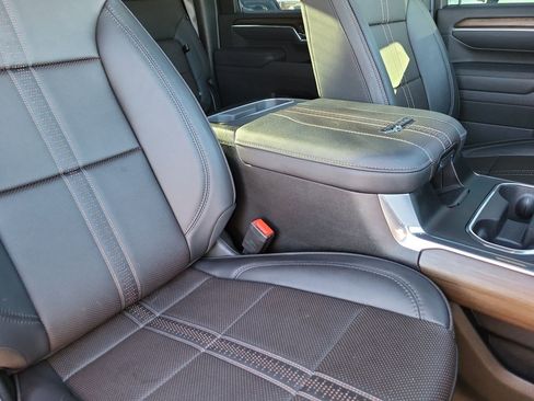 Certified 2025 Chevrolet Silverado 2500 High Country w/ Midnight Edition image 27