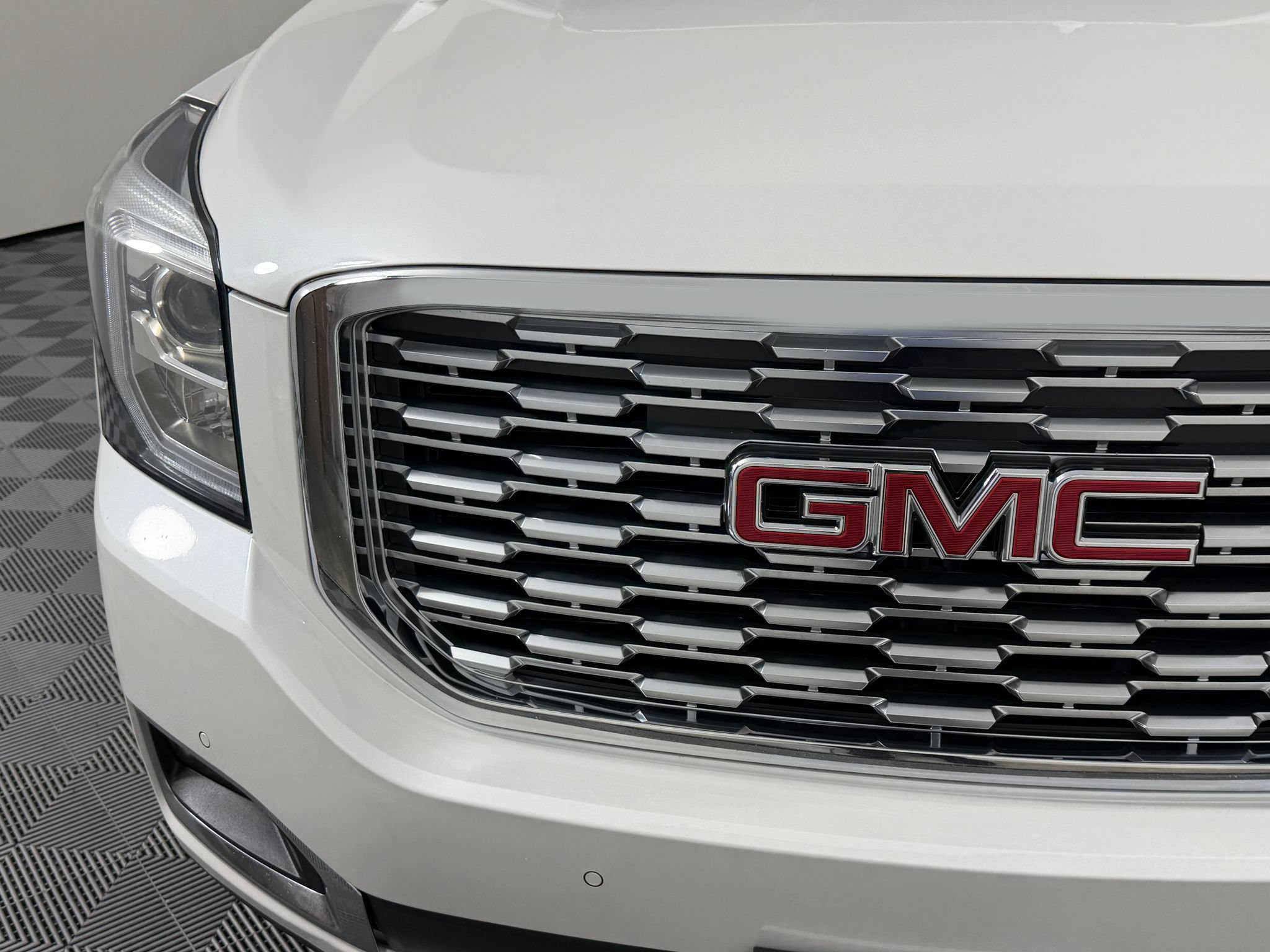 Used 2020 GMC Yukon Denali w/ Open Road Package AWD/4WD image 4