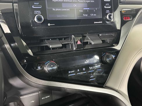 Used 2024 Toyota Camry SE image 27