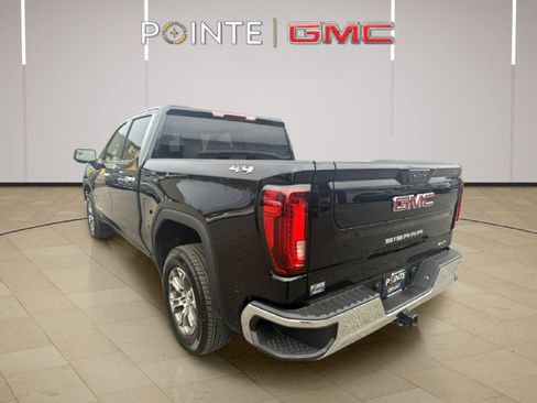 Certified 2025 GMC Sierra 1500 SLT image 9
