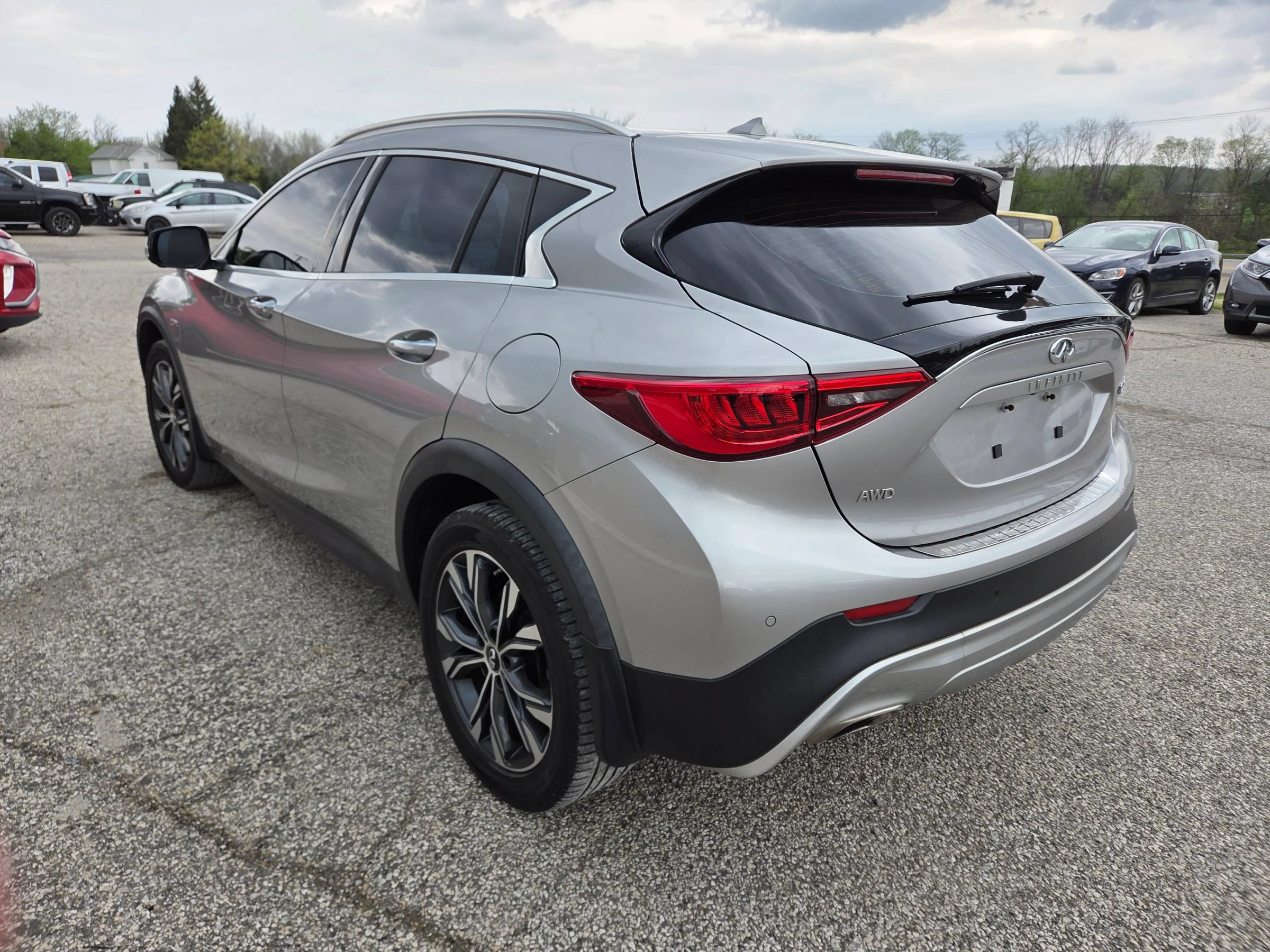 Used 2018 INFINITI QX30 AWD image 6