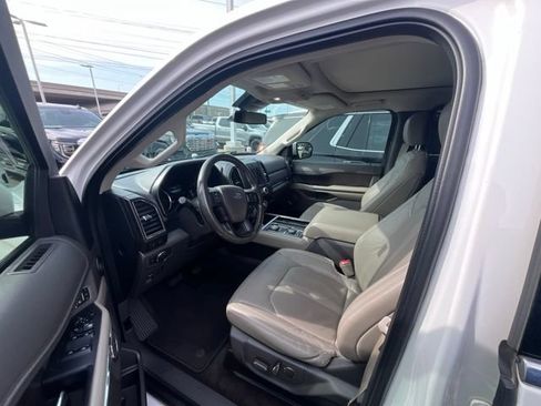 Used 2018 Ford Expedition Limited w/ Equipment Group 302A AWD/4WD image 7