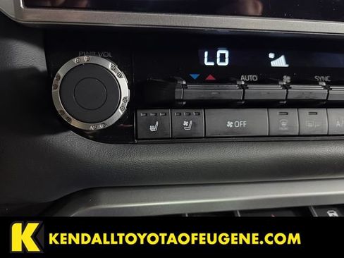 Used 2024 Toyota Tundra Platinum AWD/4WD image 15