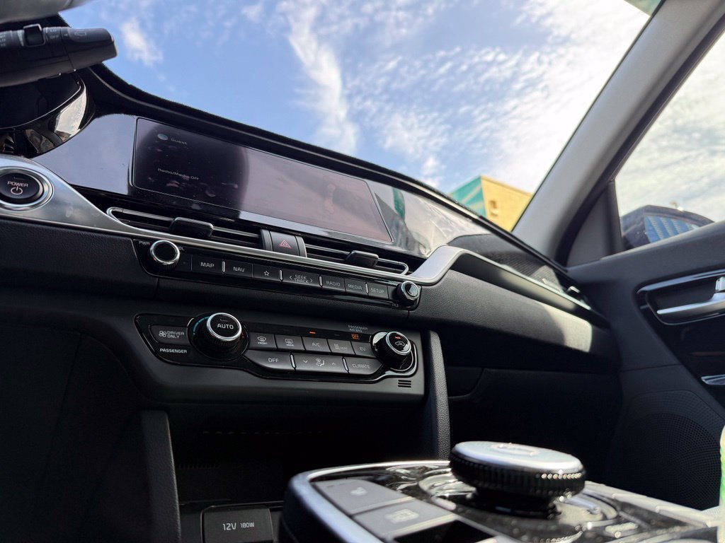 Used 2022 Kia Niro EX FWD image 18