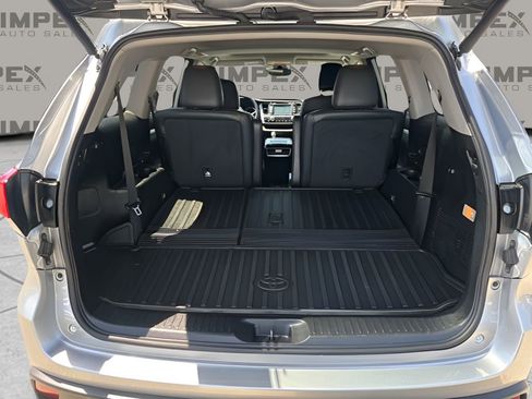 Used 2018 Toyota Highlander XLE image 31