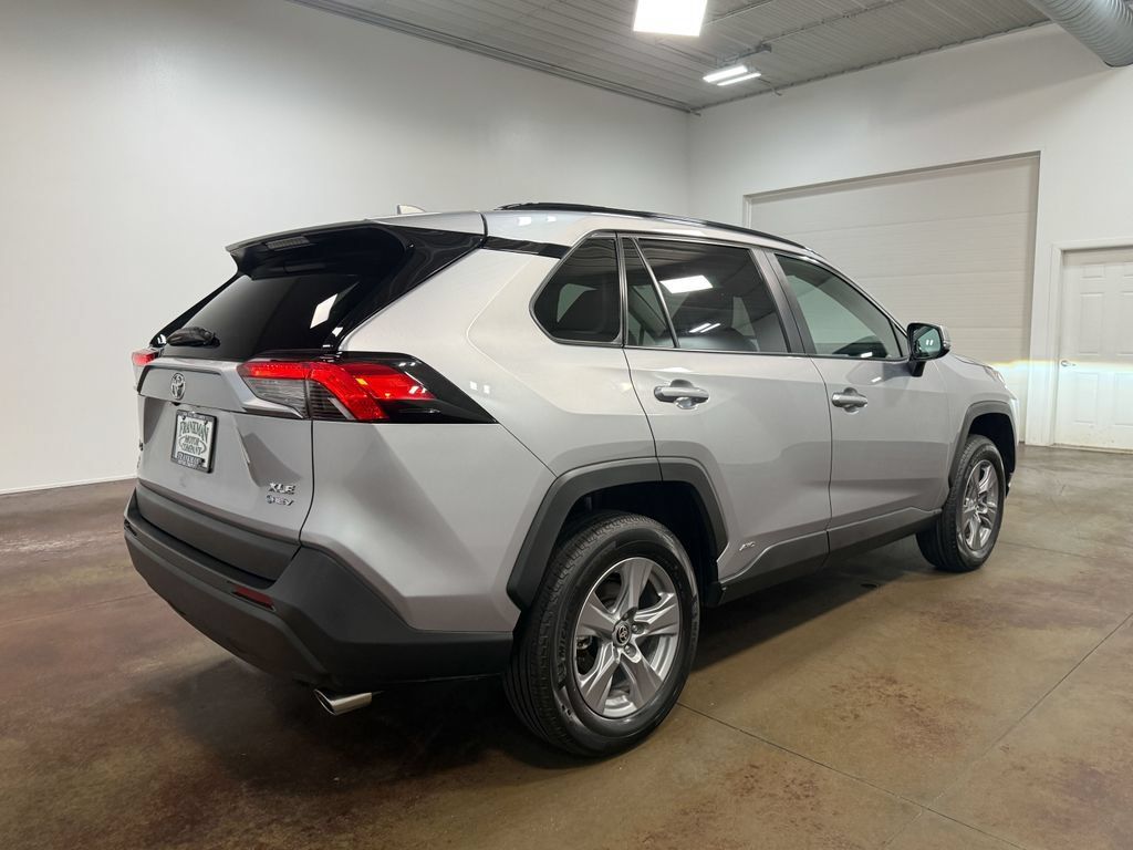 Used 2025 Toyota RAV4 XLE AWD/4WD image 34