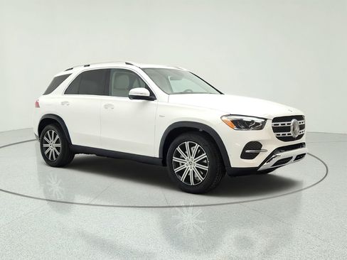Certified 2025 Mercedes-Benz GLE 450e 4MATIC image 3