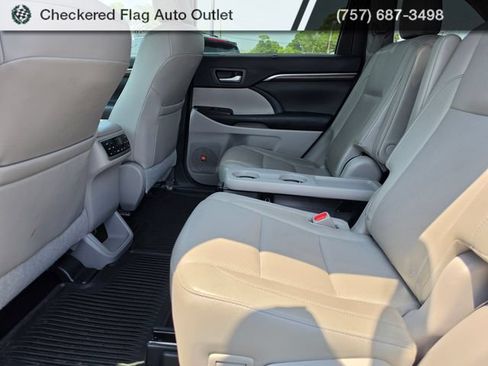 Used 2016 Toyota Highlander Limited Platinum AWD/4WD image 39