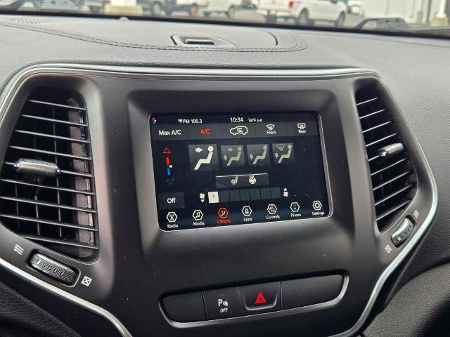 Used 2020 Jeep Cherokee Latitude Plus AWD/4WD image 28