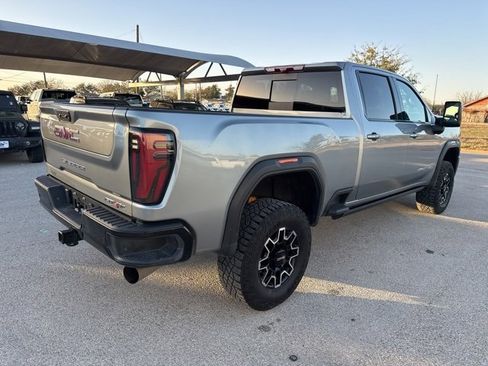 Used 2024 GMC Sierra 2500 AT4X image 8