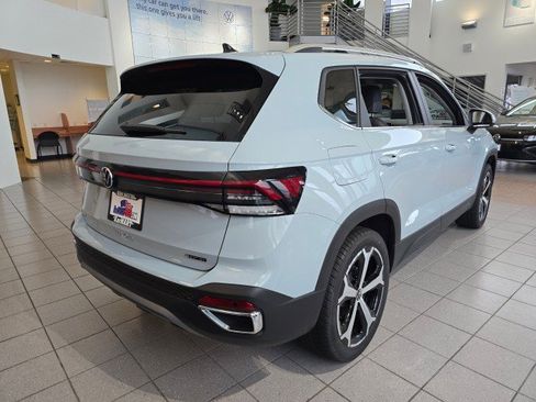 New 2026 Volkswagen Taos SEL image 3