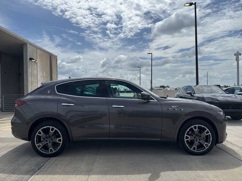 Used 2023 Maserati Levante GT AWD/4WD image 2