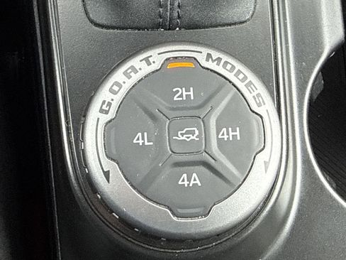 Used 2023 Ford Bronco Wildtrak image 17