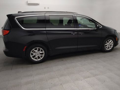 Used 2021 Chrysler Voyager Lxi FWD image 10