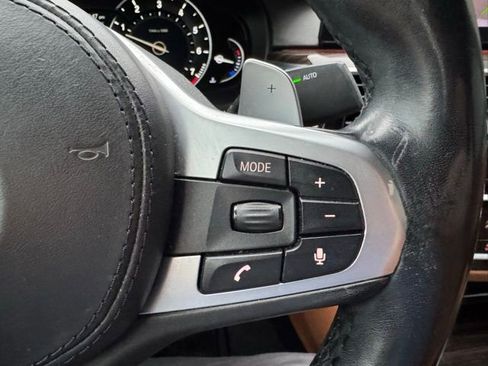 Used 2019 BMW 530i xDrive w/ M Sport Package image 18