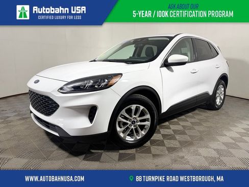 Used 2021 Ford Escape SE FWD image 1