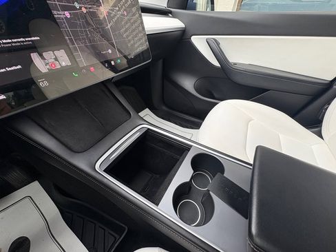 Used 2021 Tesla Model Y Long Range AWD/4WD image 26