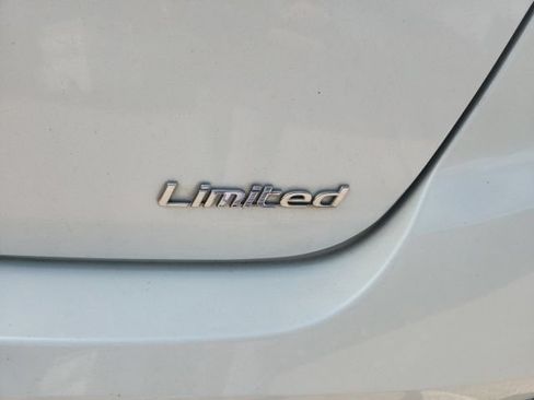 Used 2018 Hyundai Sonata Limited w/ Limited Ultimate Package 03 FWD image 13