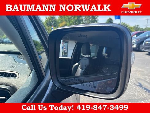 Used 2021 Jeep Renegade Limited AWD/4WD image 17