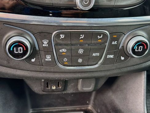 Used 2023 Chevrolet Traverse LT w/ Midnight/Sport Edition AWD/4WD image 17