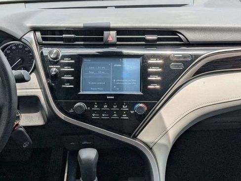 Used 2020 Toyota Camry XSE FWD image 17