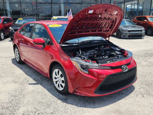 Used 2021 Toyota Corolla LE image 18