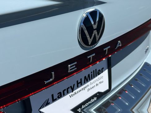 New 2026 Volkswagen Jetta SE FWD image 22