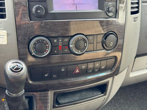 Used 2017 Mercedes-Benz Sprinter 3500 image 23