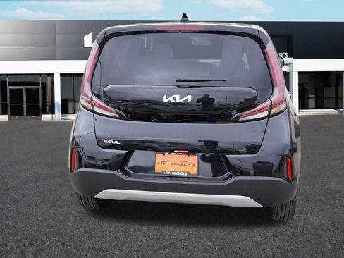 New 2025 Kia Soul LX image 4