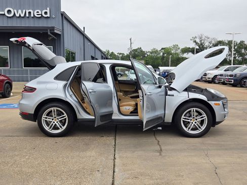 Used 2017 Porsche Macan AWD/4WD image 12