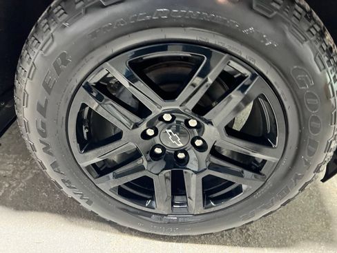 Used 2025 Chevrolet Silverado 1500 RST w/ LPO, Utility Wall Package AWD/4WD image 51