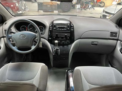 Used 2004 Toyota Sienna LE FWD image 9