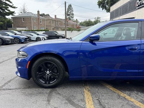 Used 2021 Dodge Charger SXT w/ Leather Interior Group RWD image 2