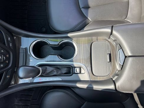 Used 2020 Buick Envision Essence AWD/4WD image 30